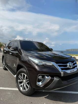 TOYOTA HILUX SW4 4.0 SRX 4X4 7 LUGARES V6 24V GASOLINA 4P AUTOMÁTICO TOYOTA HILUX SW4 4.0 SRX 4X4 7 LUGARES V6 24V GASOLINA 4P AUTOMÁTICO